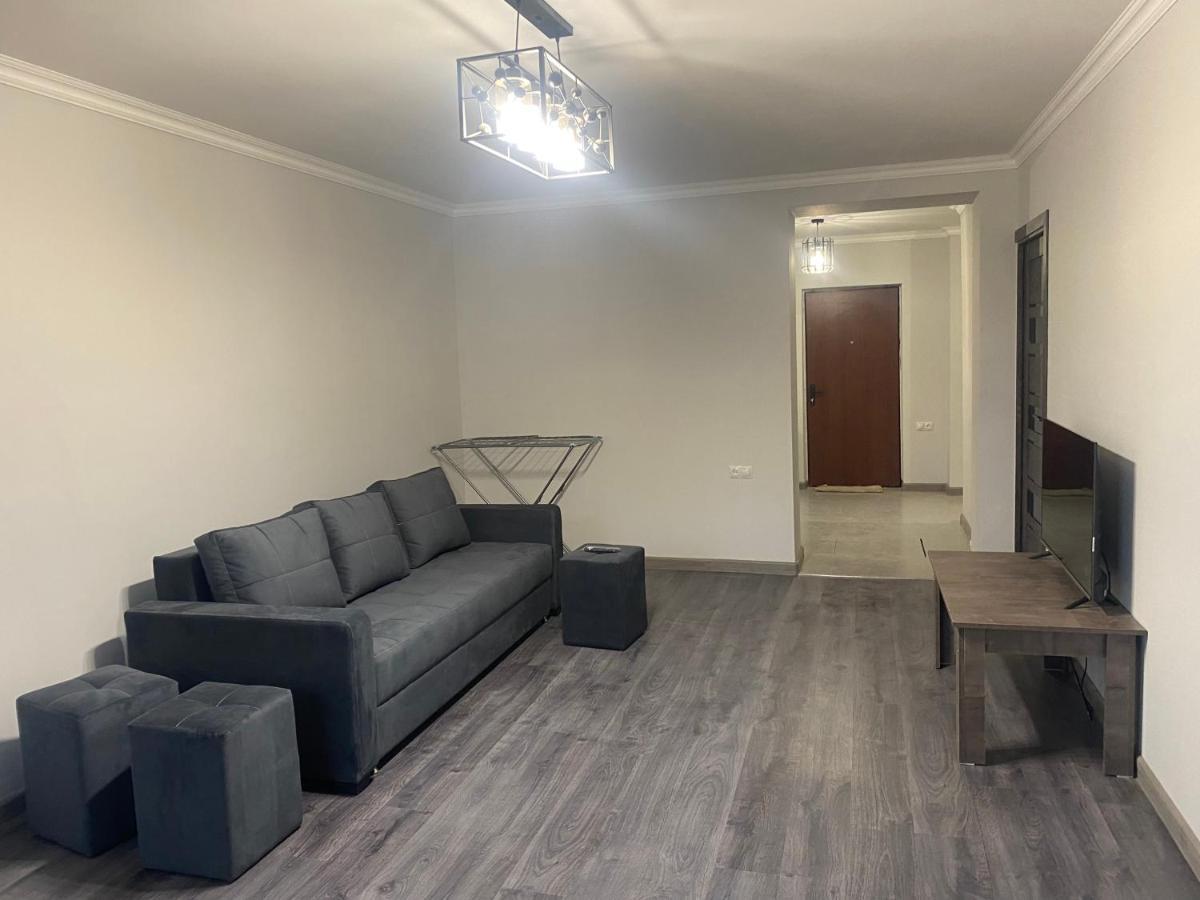 3 Cosy Apartment Near Airport Evn Yerevan Exterior photo